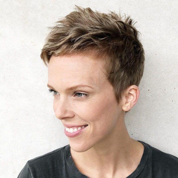 Pixie Cut Varianten für feines Haar