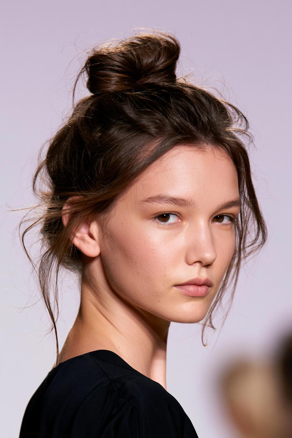 Lässiger Messy Bun