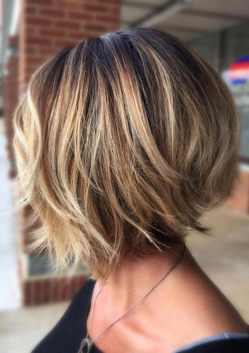 Blonder Bob mit Highlights