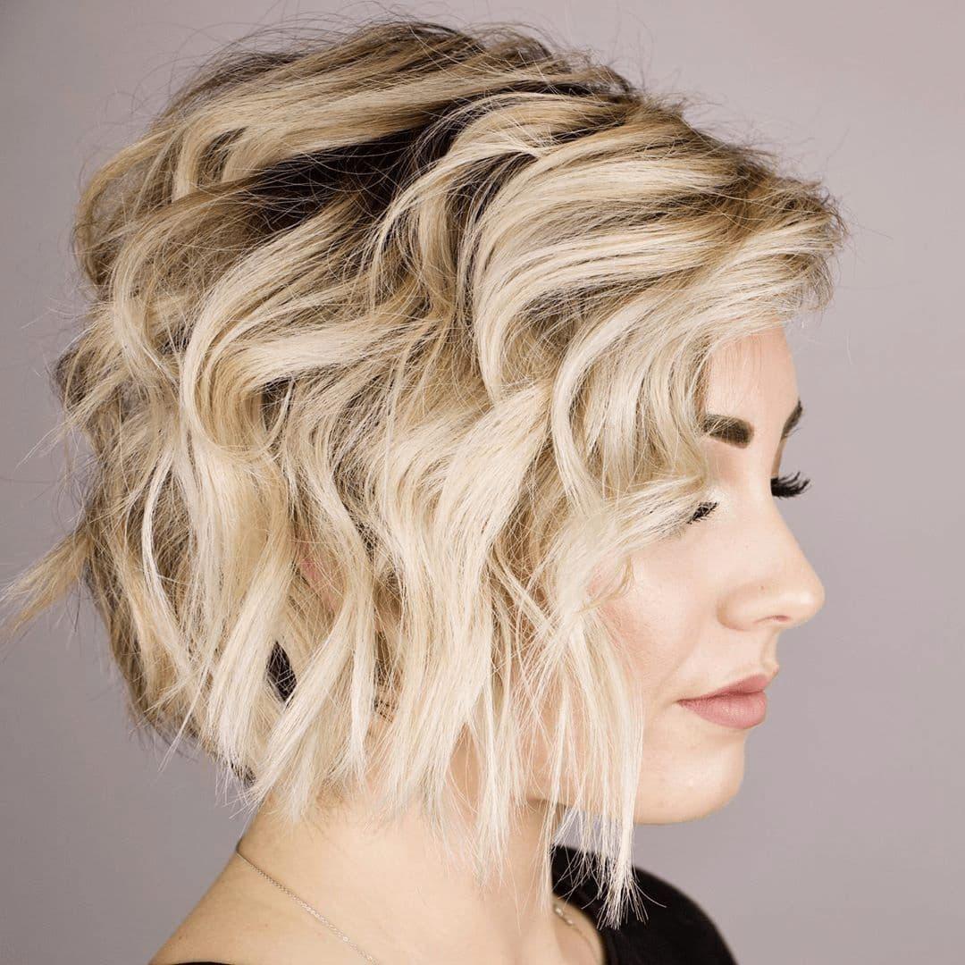 Blonder Bob mit leichten Wellen