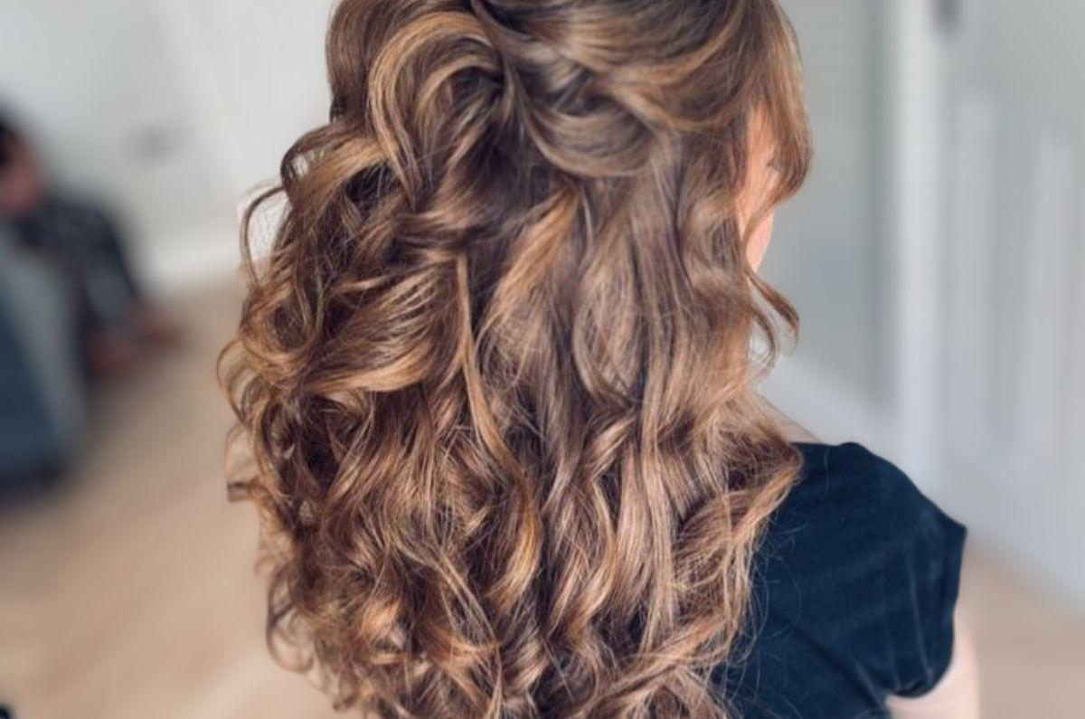 Lange Haare mit Locken