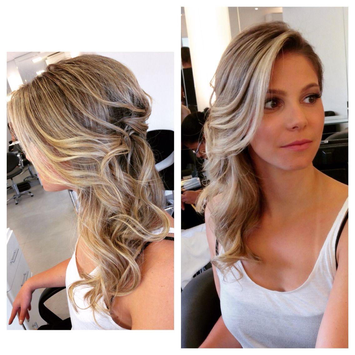 Seitenscheitel mit Locken