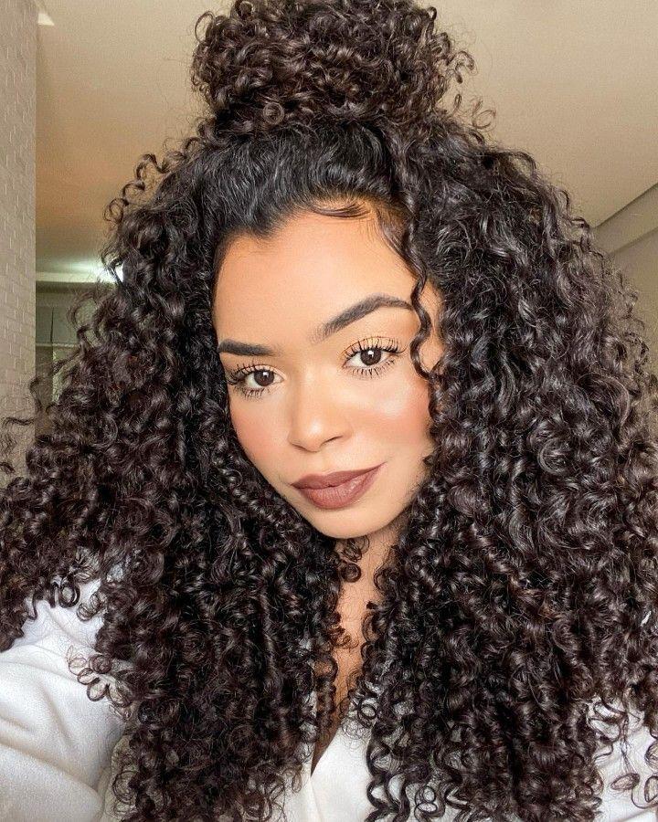 Half Up Dutt Locken für elegante Frisurenideen