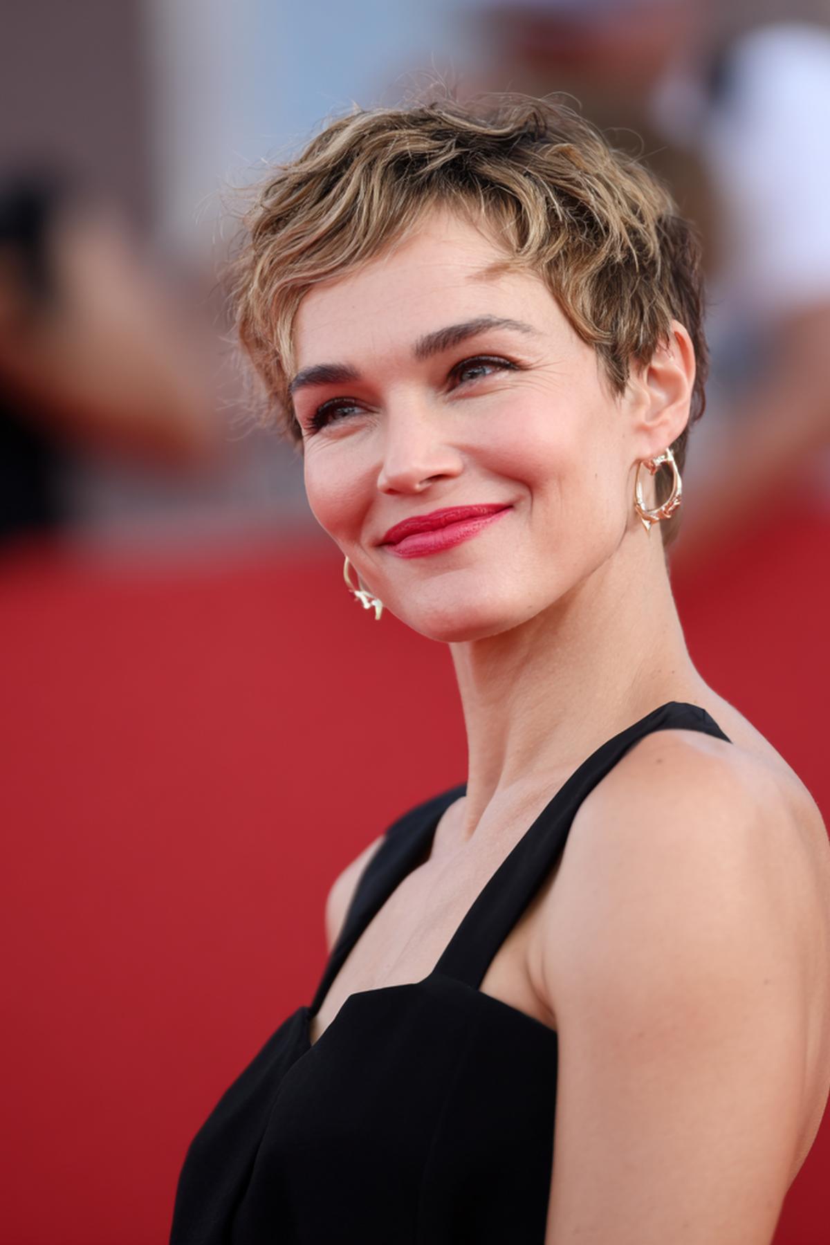 Texturierter Pixie Blond