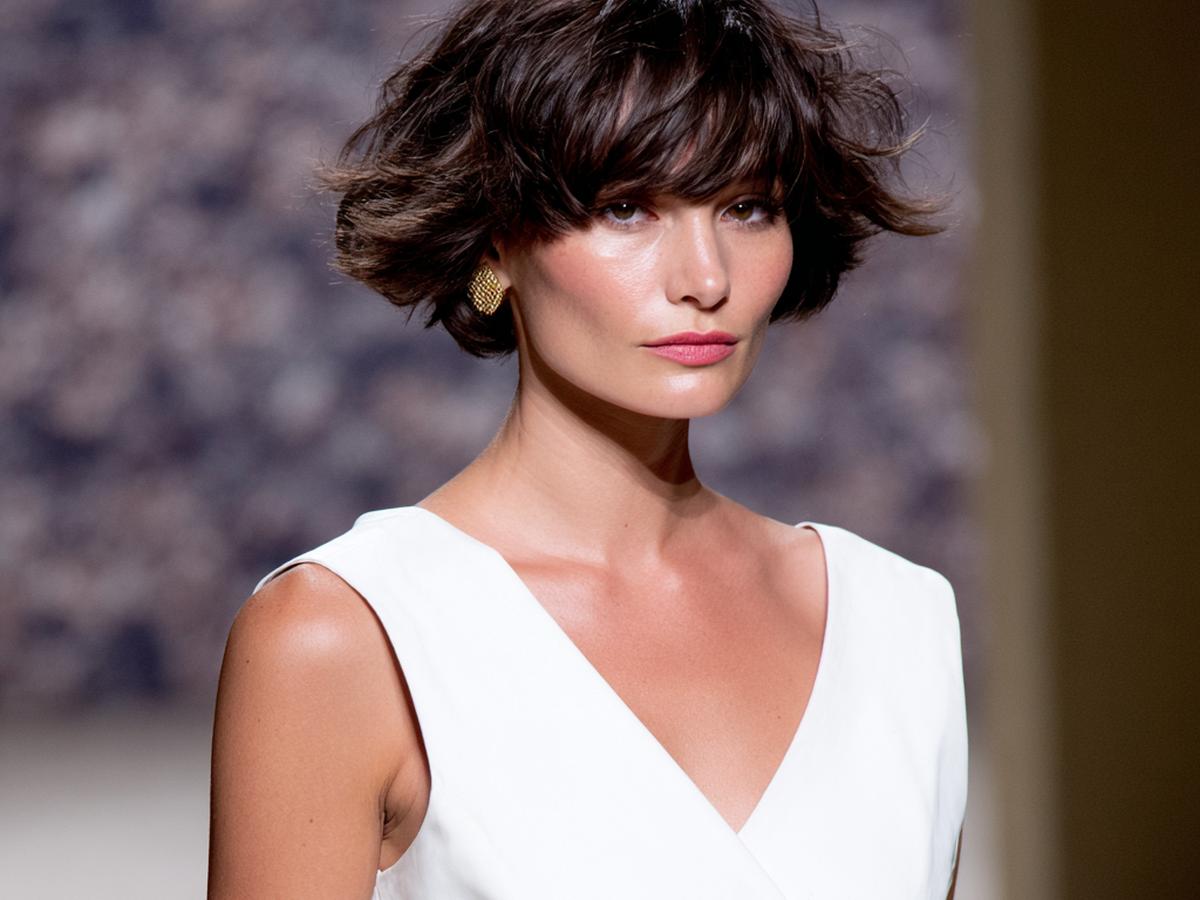 Welliger Bob Mit Vollem Pony