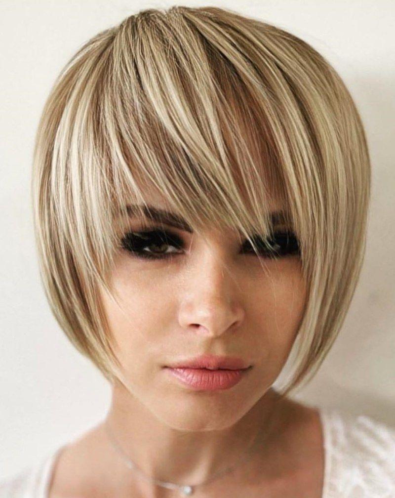 Asymmetrischer blonder Bob