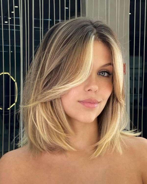 Langer Bob mit Curtain Bangs