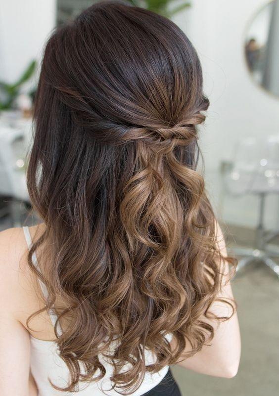 Moderne lockere Drehungen Locken