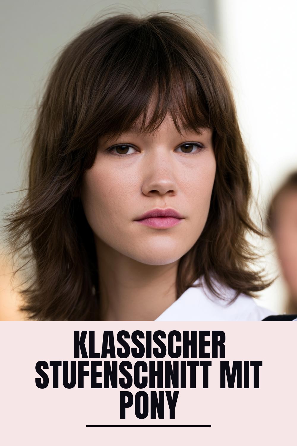 Klassischer Stufenschnitt mit Pony
