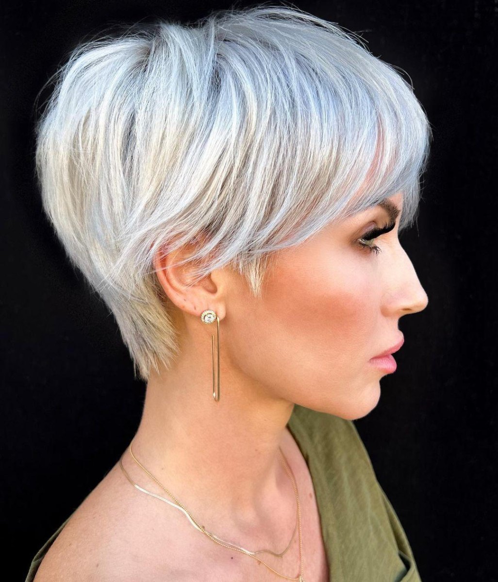 Silberner Bixie Cut Styling