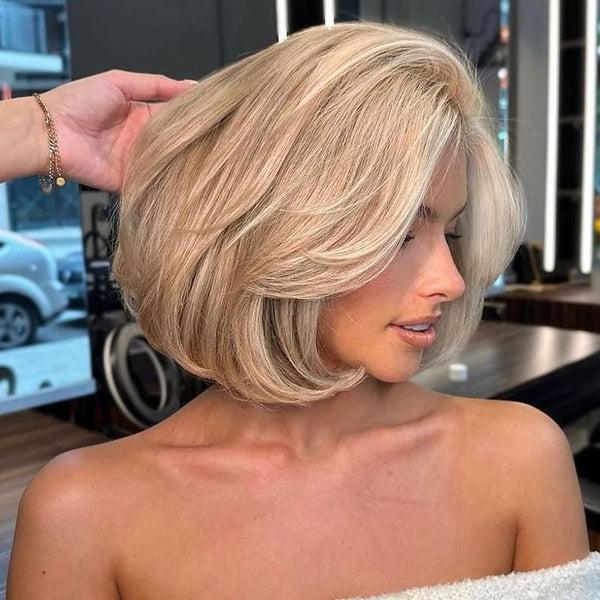 Voluminöser Bob warm blond