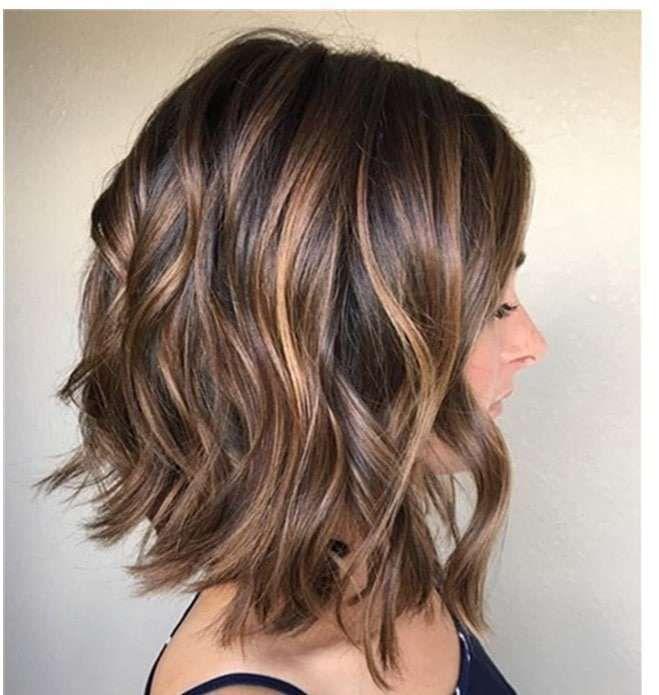 Wavy Bob mit Highlights Ideen für moderne Looks